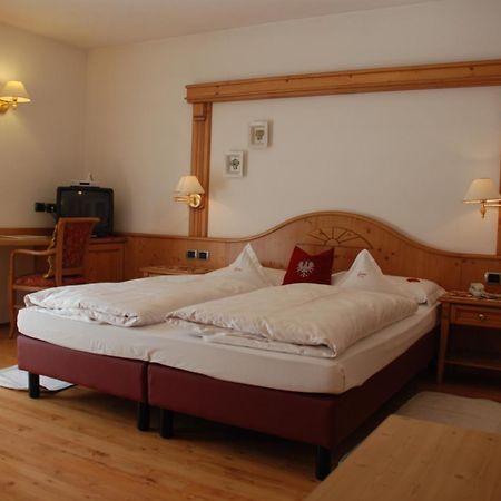 סלבה די ואל גרדנה Hotel Flora מראה חיצוני תמונה