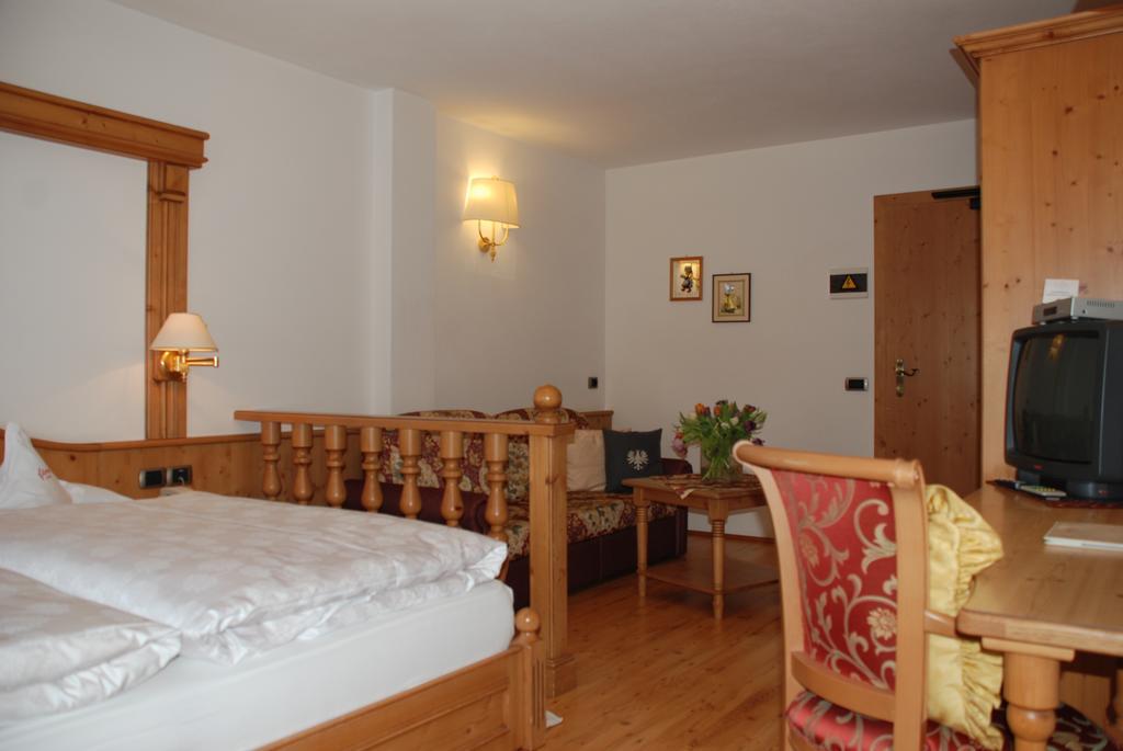 סלבה די ואל גרדנה Hotel Flora חדר תמונה