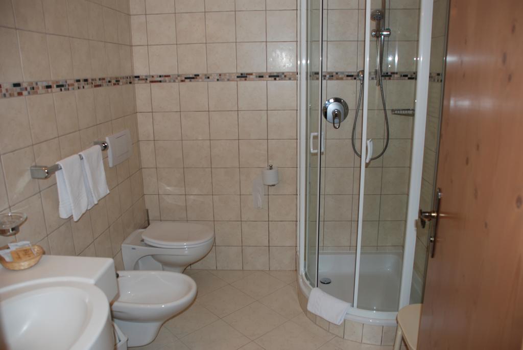 סלבה די ואל גרדנה Hotel Flora חדר תמונה