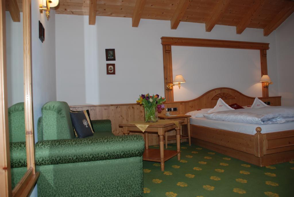 סלבה די ואל גרדנה Hotel Flora חדר תמונה