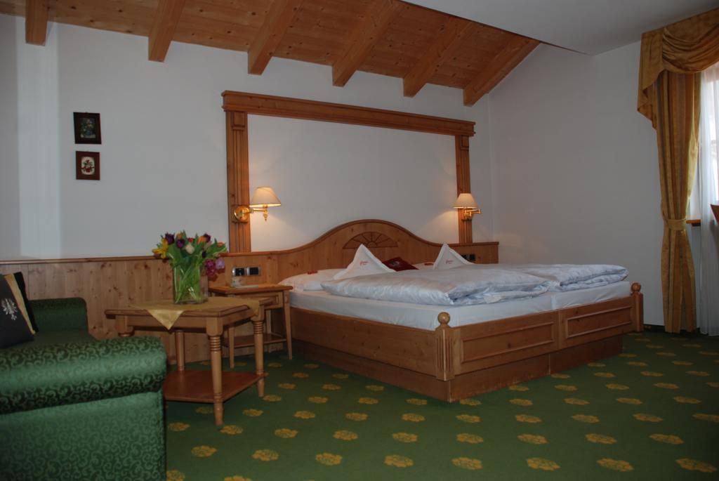 סלבה די ואל גרדנה Hotel Flora חדר תמונה