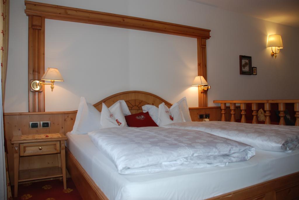 סלבה די ואל גרדנה Hotel Flora חדר תמונה