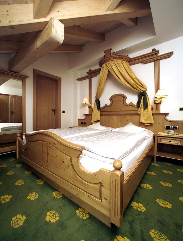 סלבה די ואל גרדנה Hotel Flora מראה חיצוני תמונה