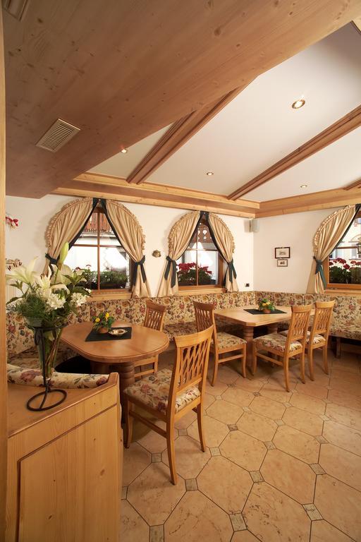 סלבה די ואל גרדנה Hotel Flora מראה חיצוני תמונה