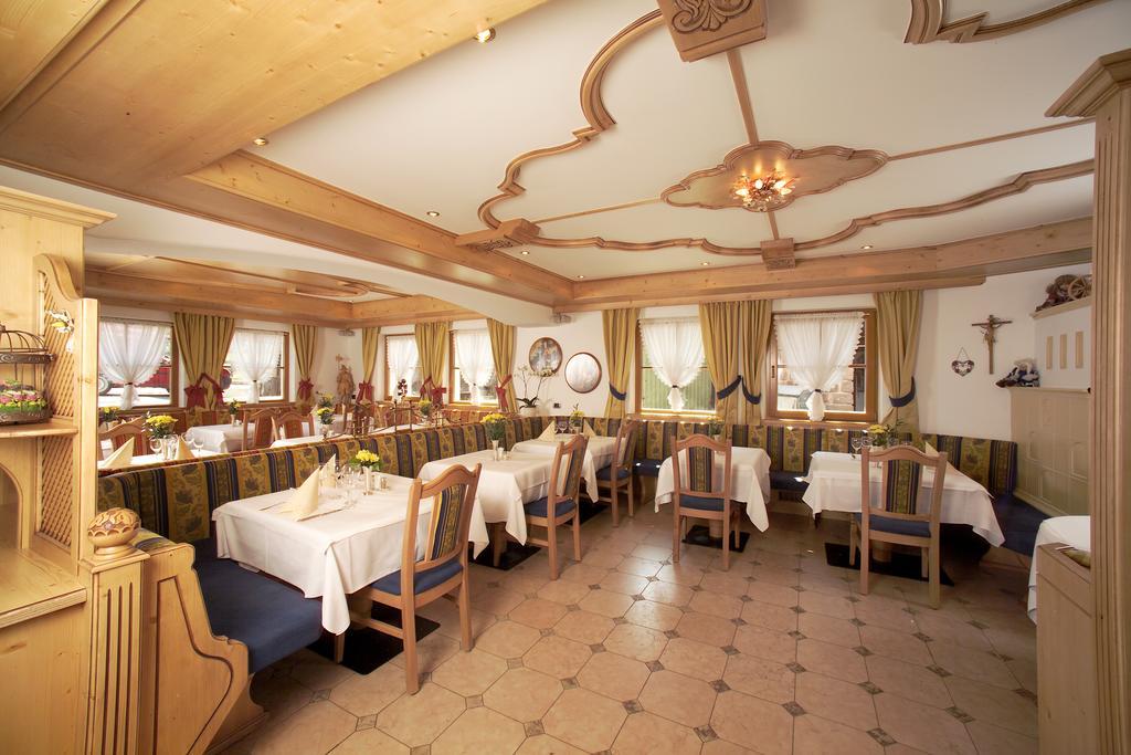 סלבה די ואל גרדנה Hotel Flora מראה חיצוני תמונה