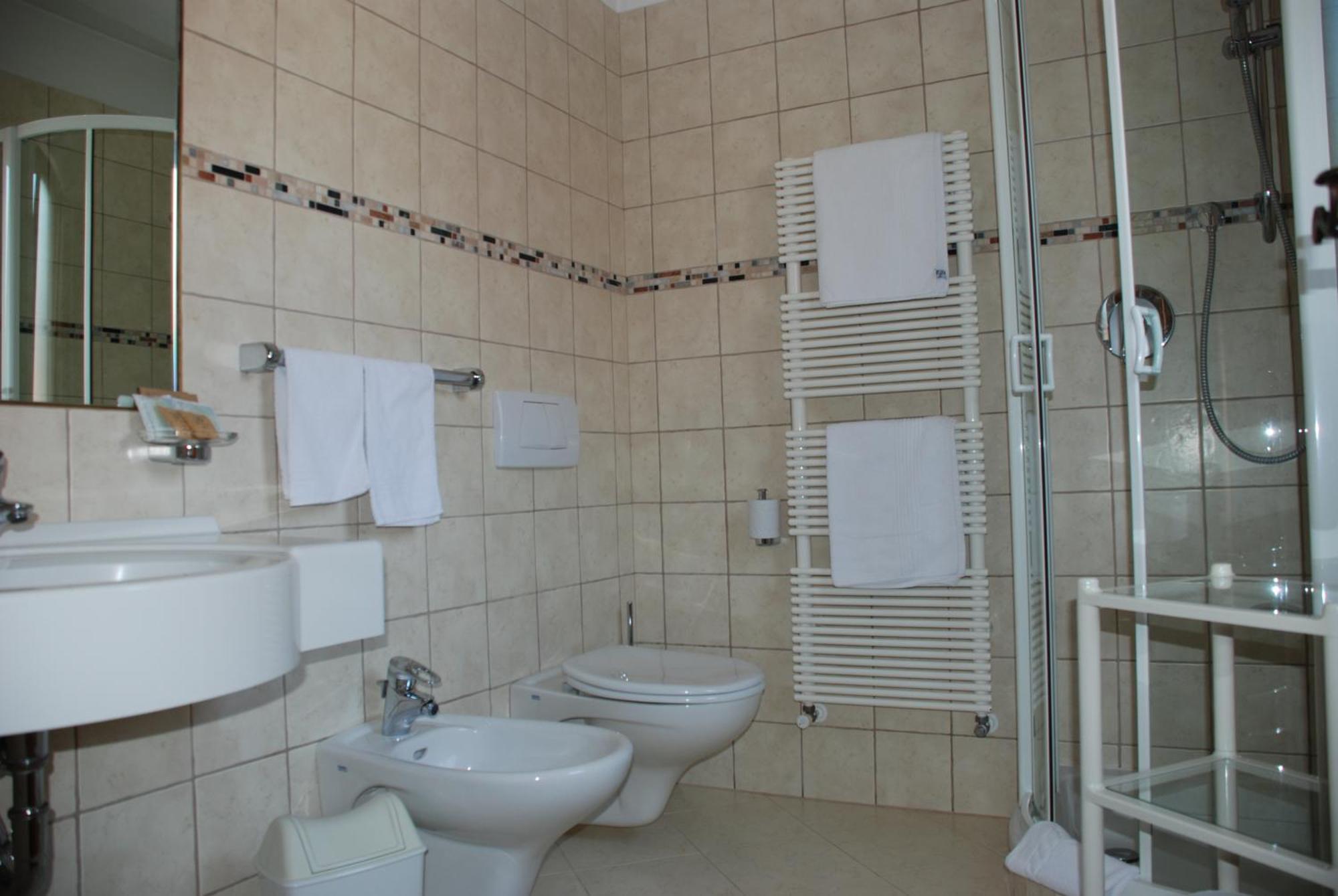 סלבה די ואל גרדנה Hotel Flora מראה חיצוני תמונה